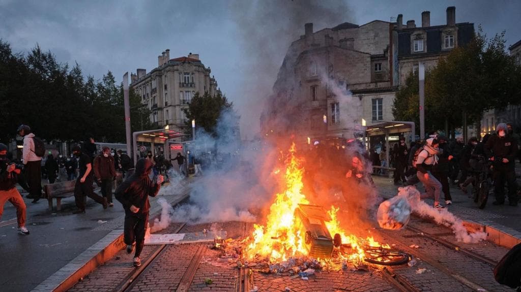 Almost 1,000 arrested as clashes follow another day of mass protests across France